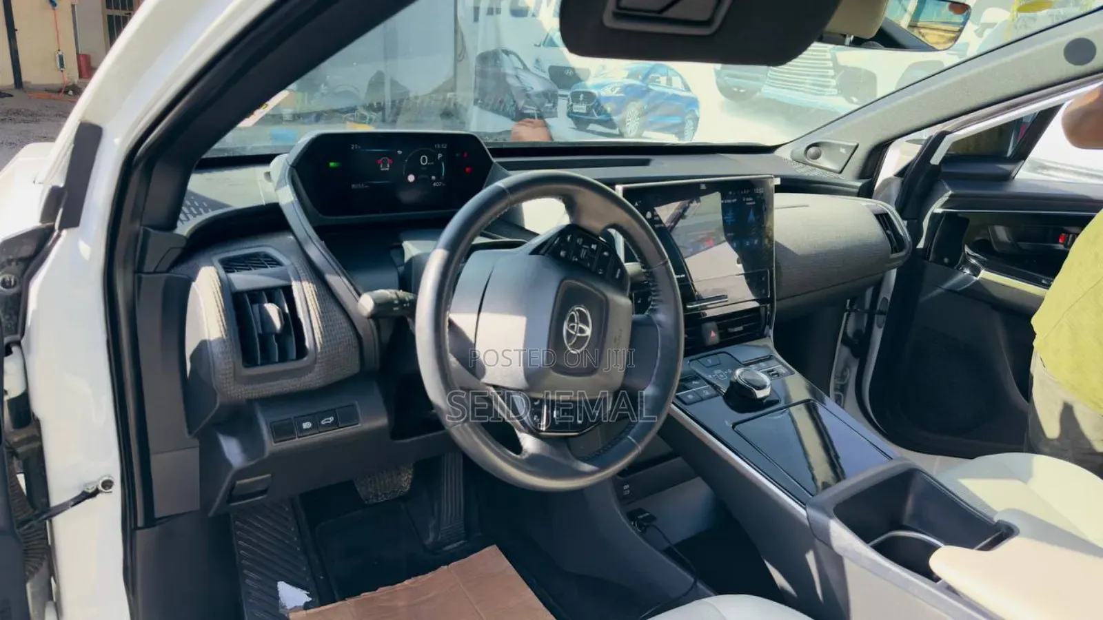 Toyota bZ4X 2024 White