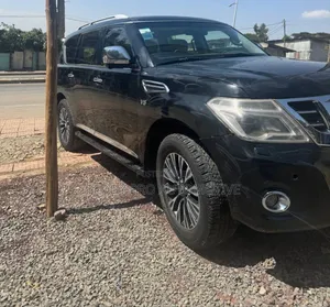 Nissan Patrol 2016 Black