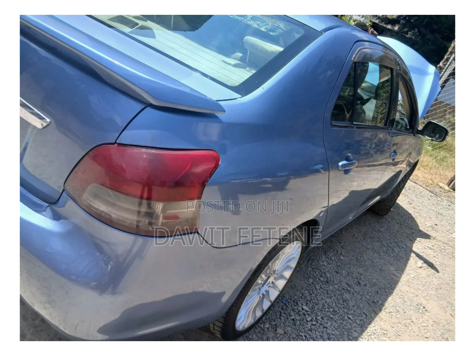 Toyota Yaris Base Sedan 4dr 2010 Blue