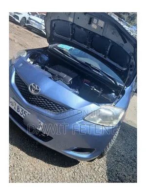 Toyota Yaris Base Sedan 4dr 2010 Blue