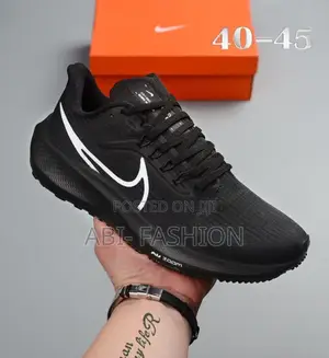 Nike Vomero17 Mens Shoes