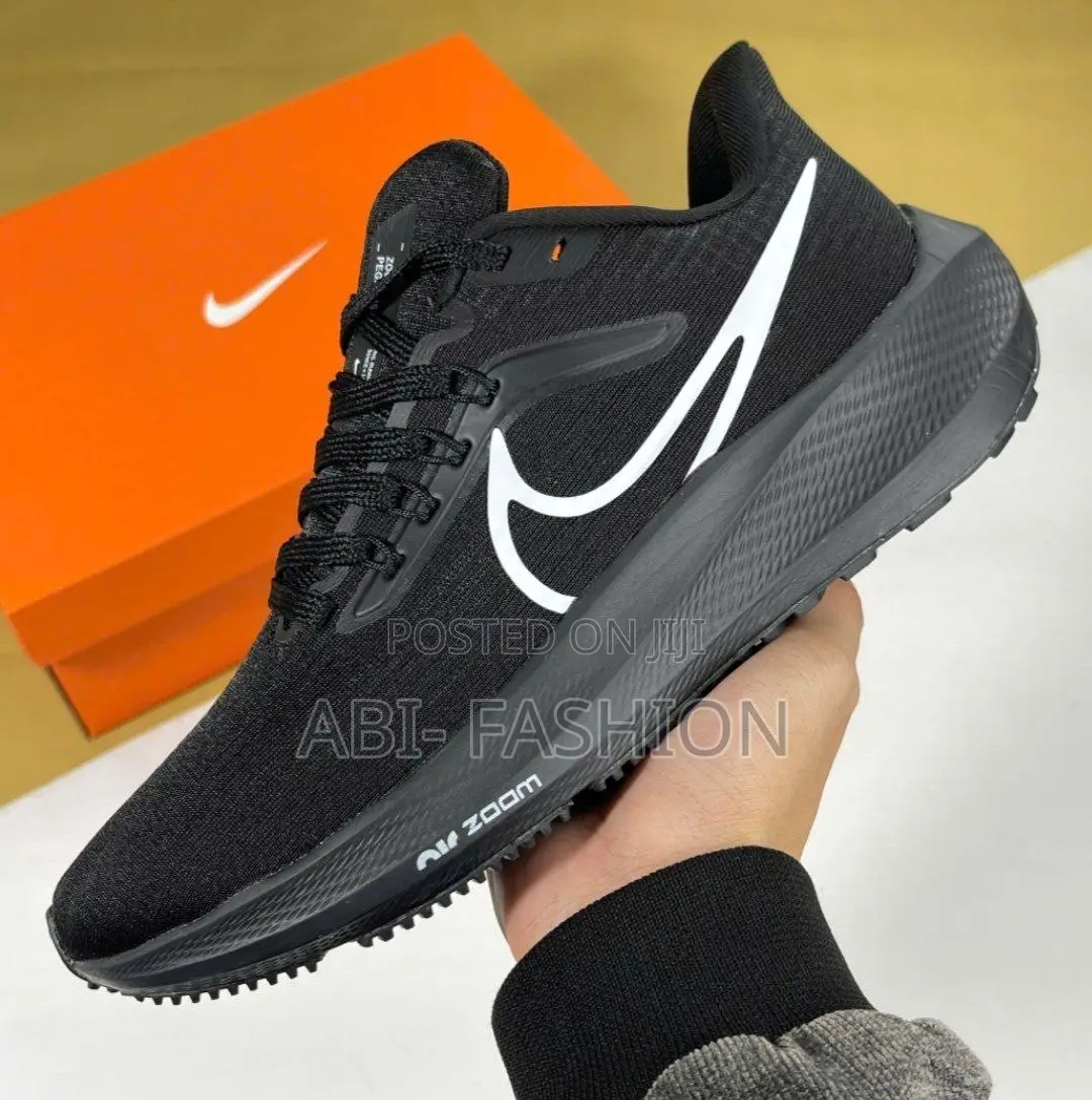 Nike Vomero17 Mens Shoes