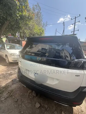 Peugeot 5008 2022 White