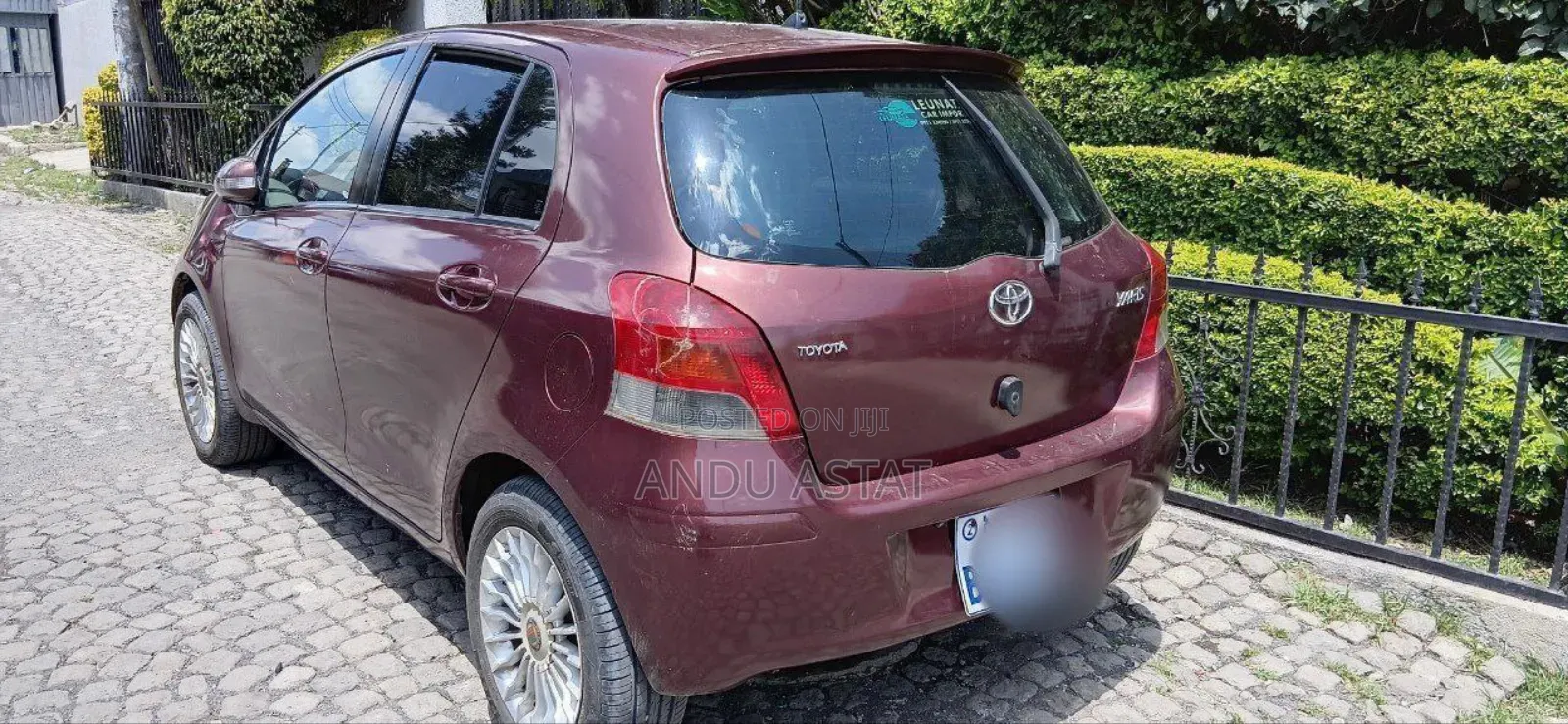 Toyota Yaris Base Hatchback 5dr 2010 Red