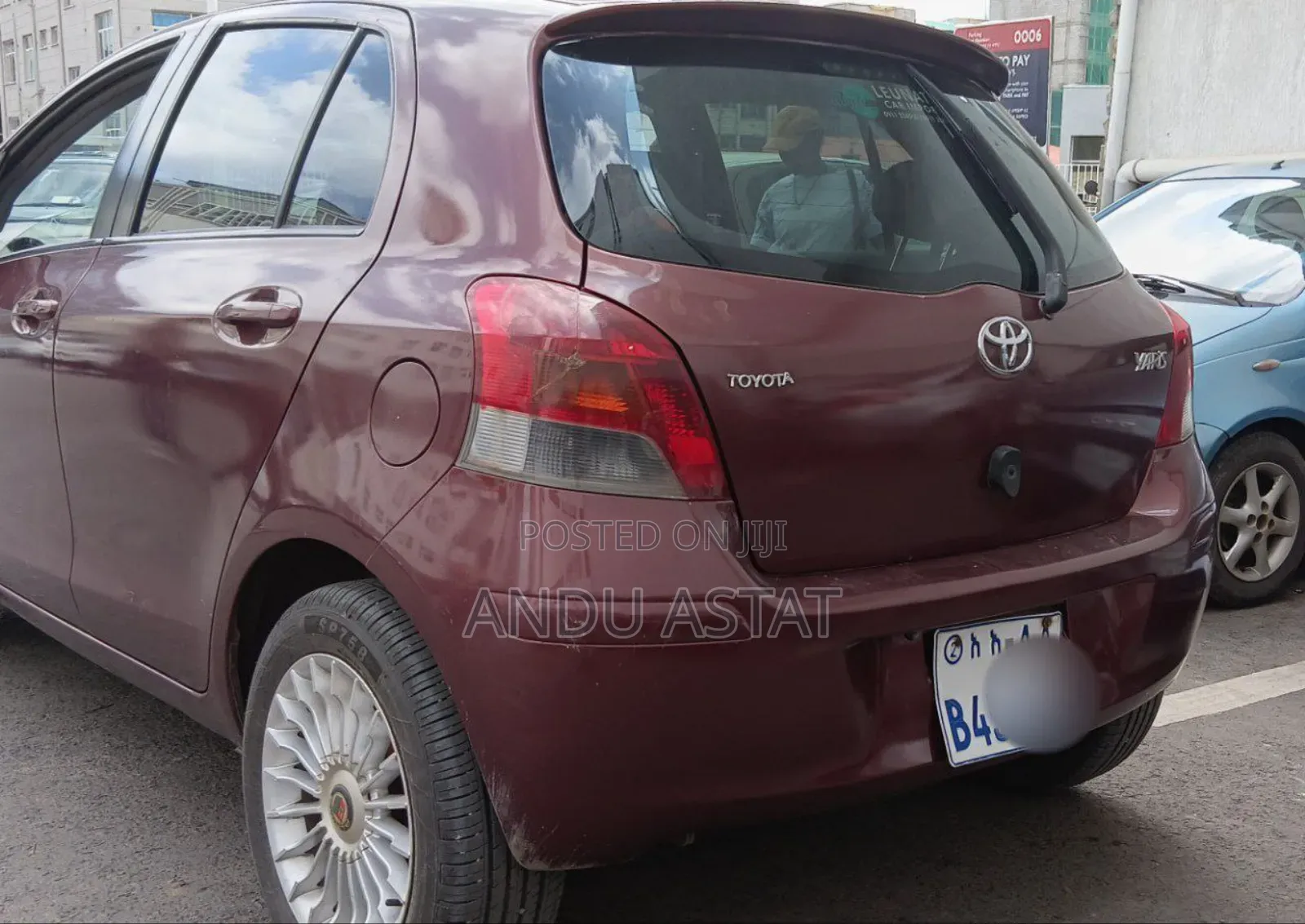Toyota Yaris Base Hatchback 5dr 2010 Red