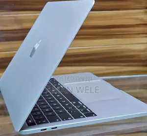 New Laptop Apple MacBook Air 2019 8GB Intel Core I5 SSD 128GB