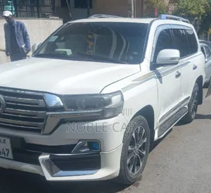 Toyota Land Cruiser 4.5 V8 GXR 2009 White