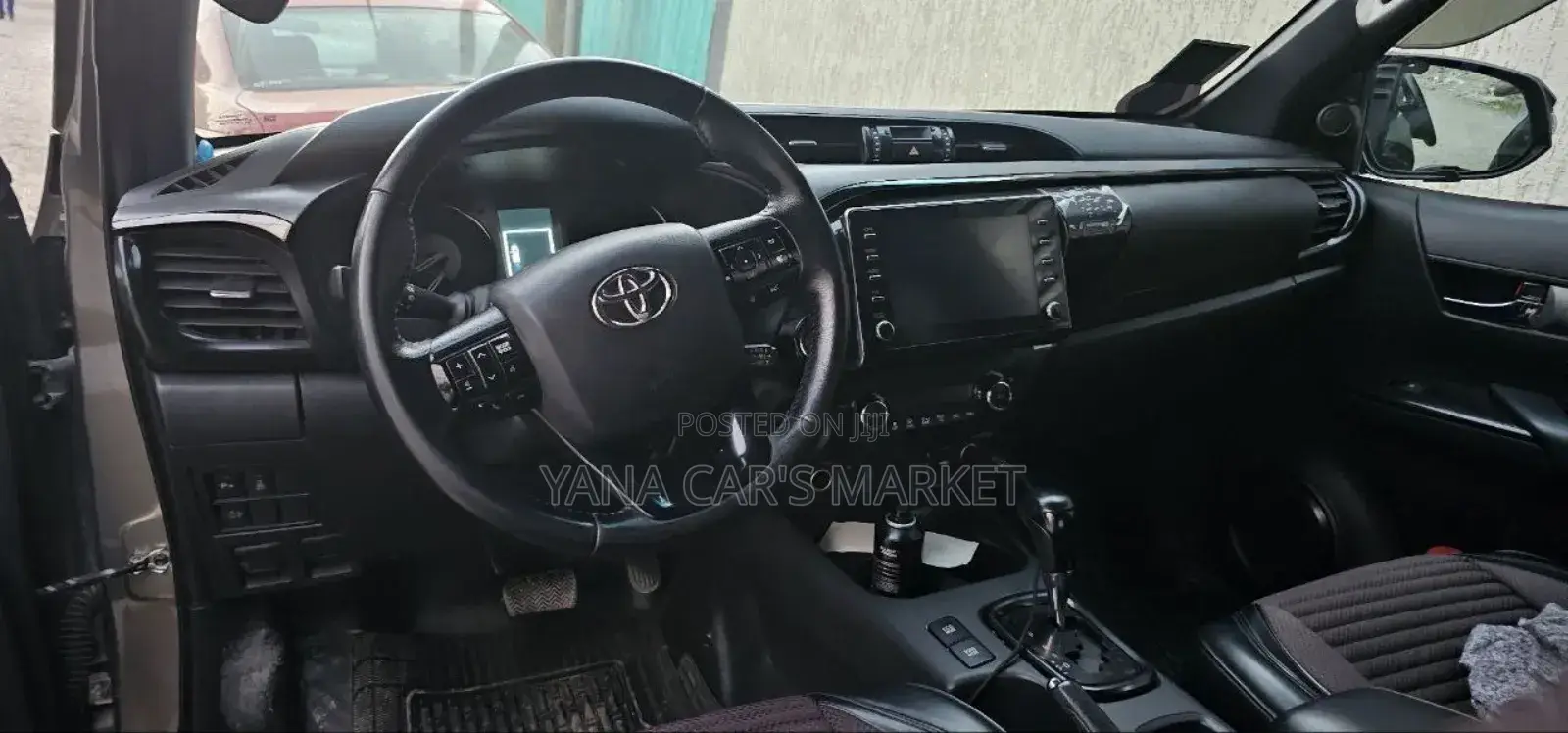 Toyota Hilux 2021 Gray