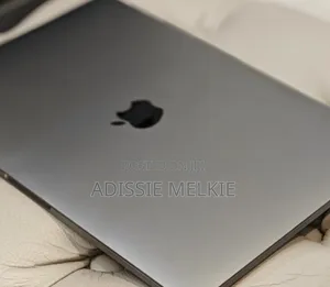 Photo - New Laptop Apple MacBook Pro 2019 16GB Intel Core I7 SSD 1T