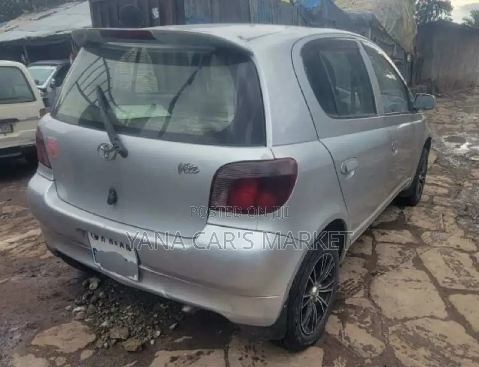 Toyota Vitz 2001 Silver