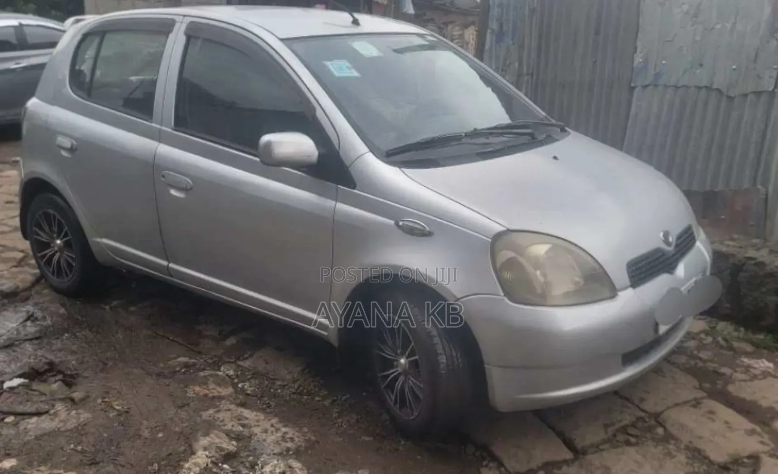 Toyota Vitz 2001 Silver