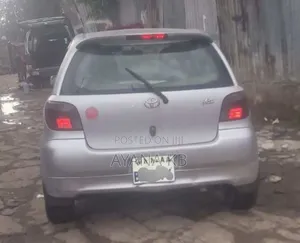 Toyota Vitz 2001 Silver