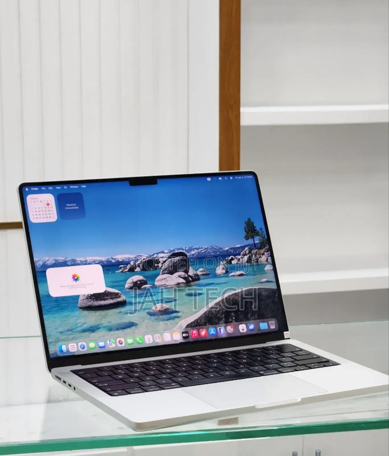 New Apple MacBook Pro 2023 M3 14-Inch 18GB Apple M3 Pro SSD 512GB