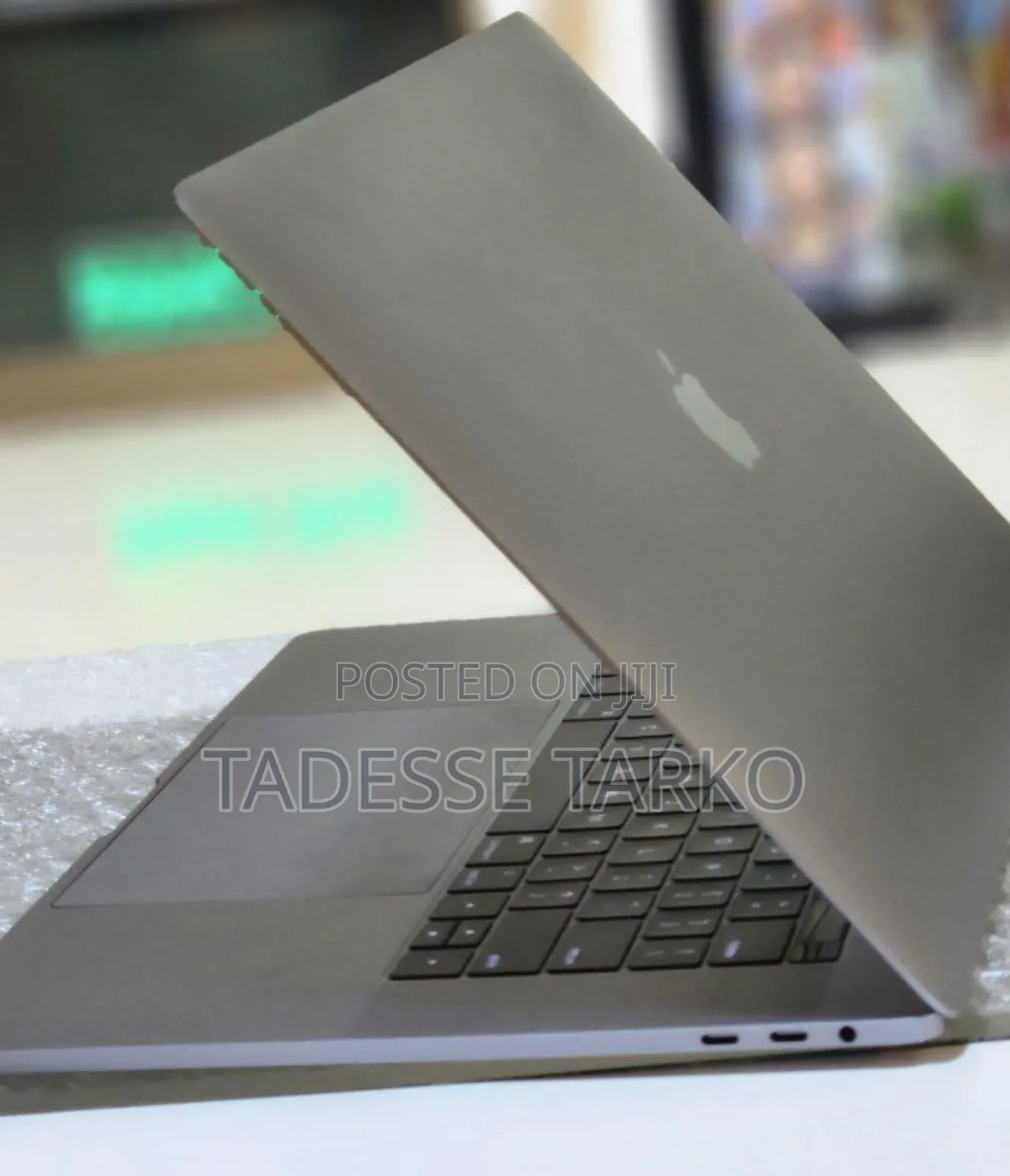 New Laptop Apple MacBook Pro 2017 16GB Intel Core I7 SSD 512GB