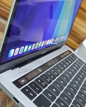 Photo - New Laptop Apple MacBook Pro 2019 8GB Intel Core I5 SSD 128GB