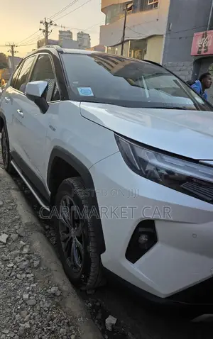 Toyota RAV4 Limited AWD 2023 White