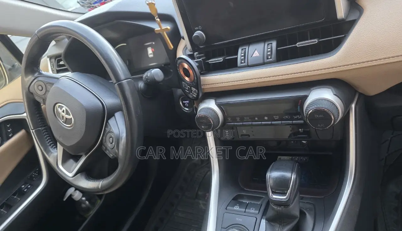 Toyota RAV4 Limited AWD 2023 White