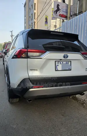 Toyota RAV4 Limited AWD 2023 White