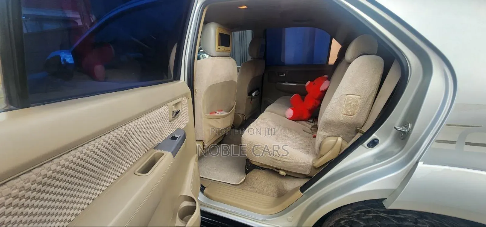 Toyota Fortuner 2010 Silver