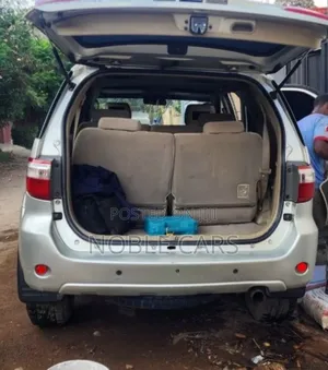 Toyota Fortuner 2010 Silver
