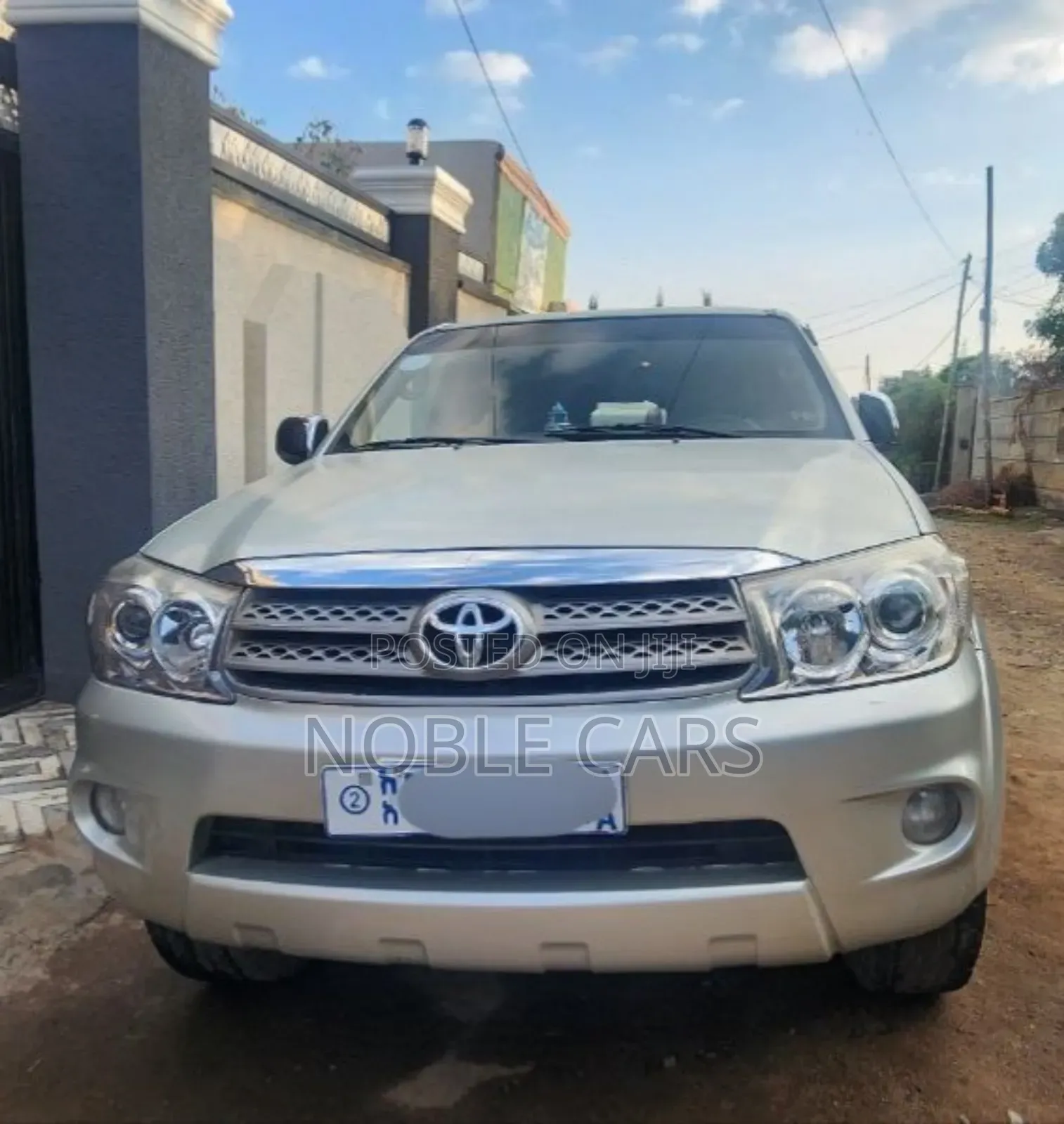 Toyota Fortuner 2010 Silver