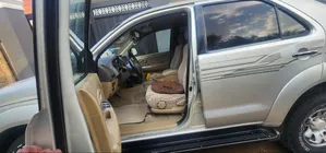 Toyota Fortuner 2010 Silver