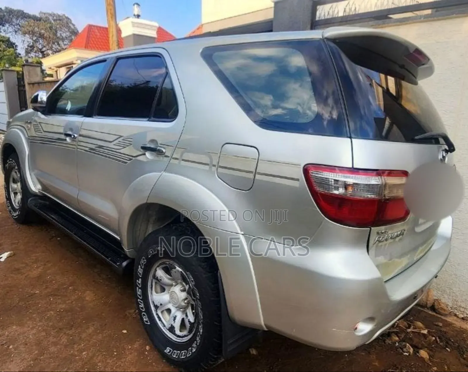 Toyota Fortuner 2010 Silver