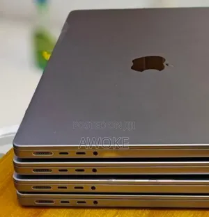 Photo - New Laptop Apple MacBook Pro M1 32GB Intel Core I7 SSD 512GB