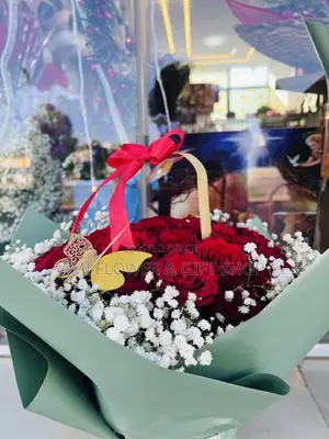 Fresh Red Rose Flowers – Perfect for Gifts Love