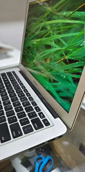 Photo - New Laptop Apple MacBook Air 2015 8GB Intel Core I5 SSD 256GB