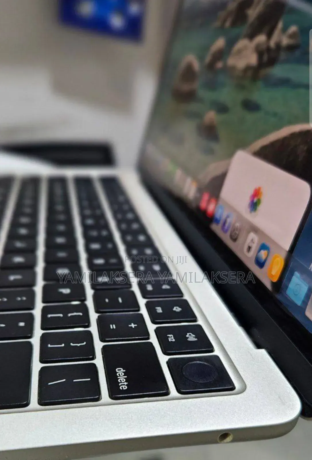 New Laptop Apple MacBook Air 2023 M2 8GB Apple M2 SSD 256GB