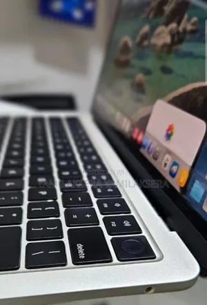 New Laptop Apple MacBook Air 2023 M2 8GB Apple M2 SSD 256GB