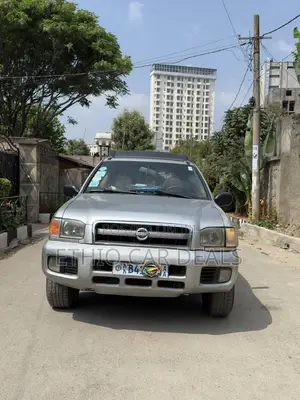 Nissan Pathfinder 2005 Silver