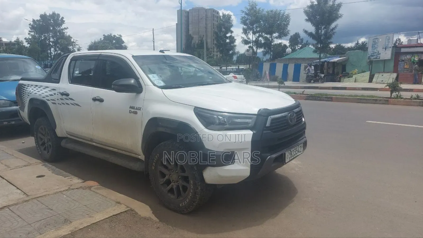 Toyota Hilux 2022 White