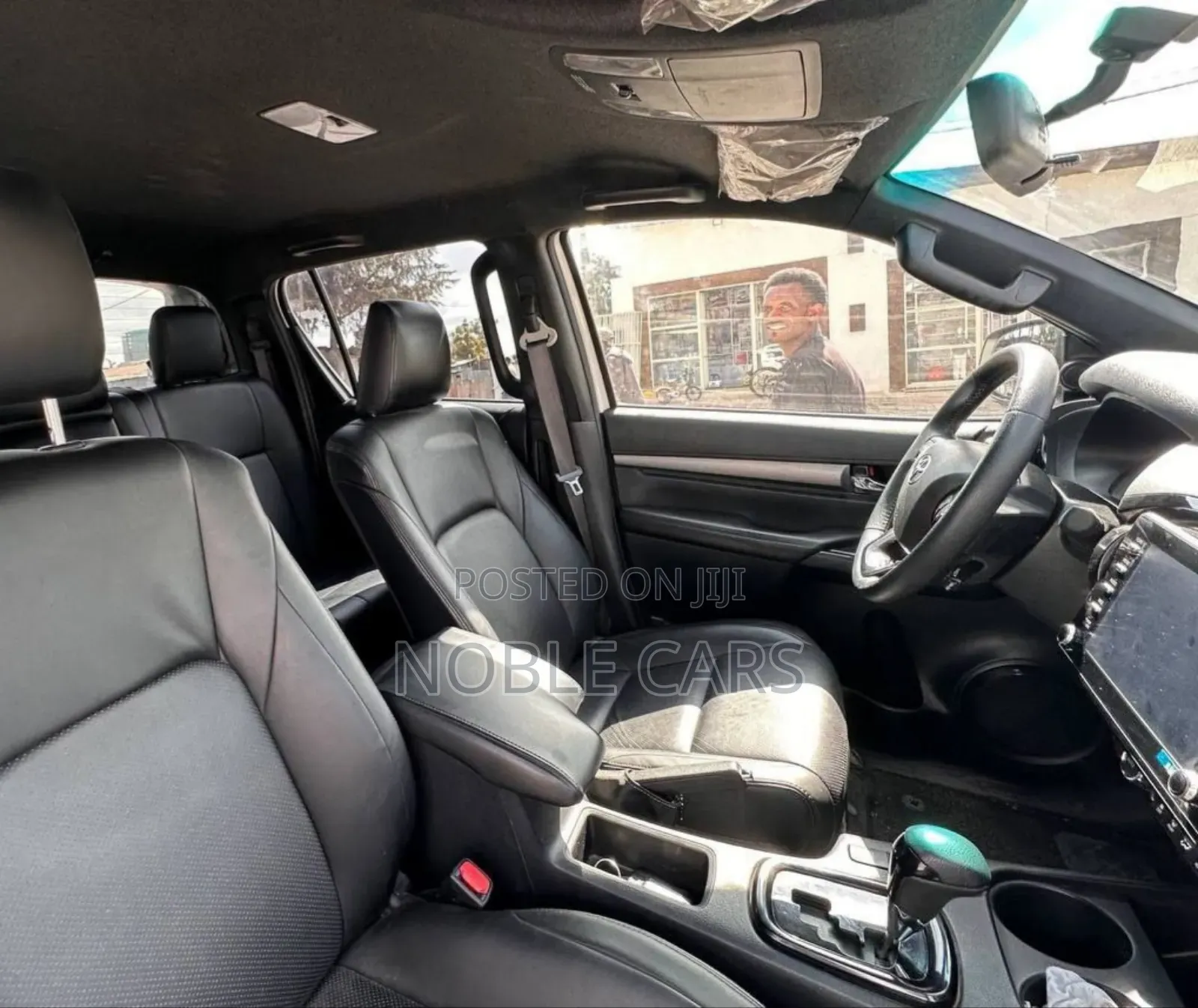 Toyota Hilux 2022 White