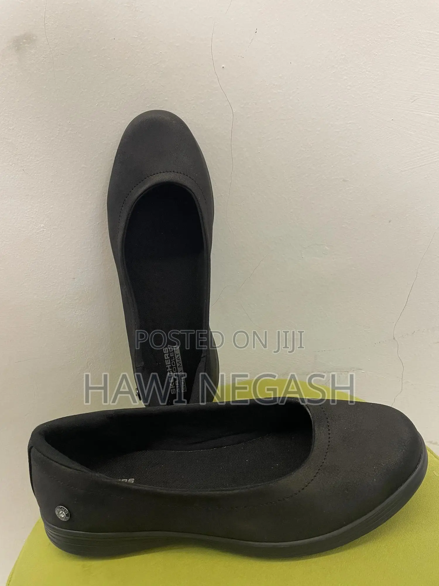 Skechers Black on-the-Go Dreamy Nightout Womens Shoes