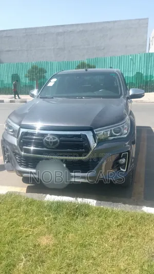 Toyota Hilux Revo Double Cab Deisel 2.4 AWD 2019 Gray