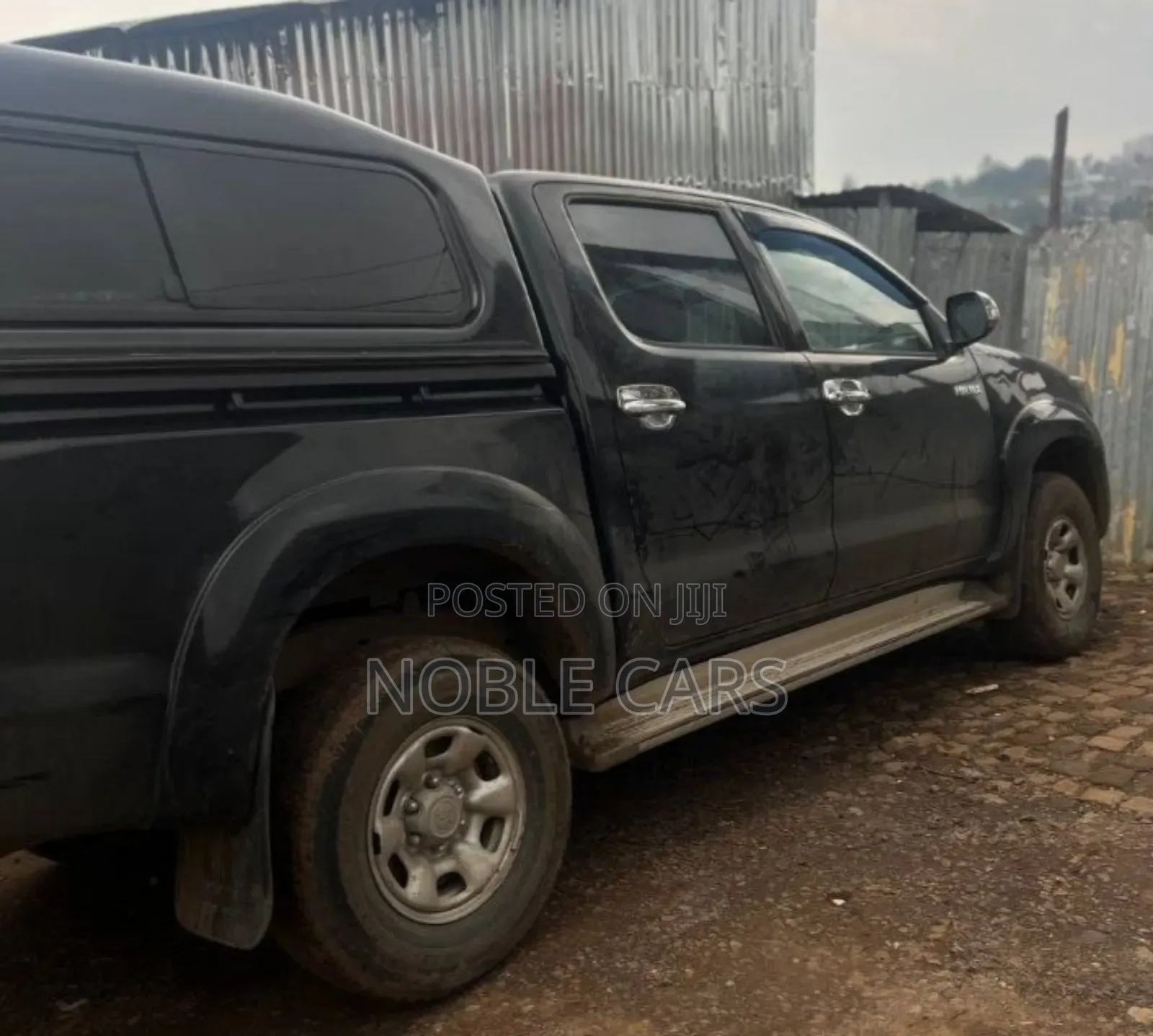 Toyota Hilux SR5 BLACK 4x4 2014 Matt Black
