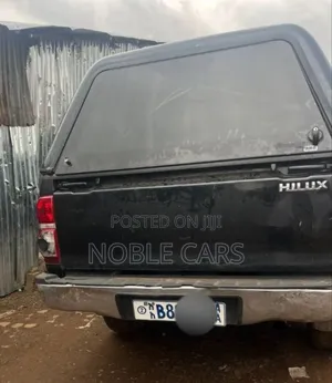 Toyota Hilux SR5 BLACK 4x4 2014 Matt Black