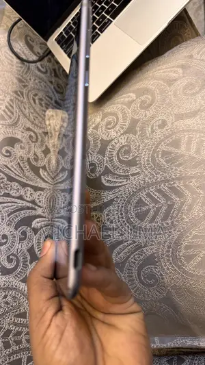 New Huawei MediaPad 64 GB Gray