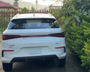 BYD E2 43 kWh 94 hp FWD 2025 White