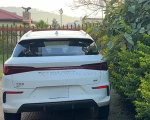 BYD E2 43 kWh 94 hp FWD 2025 White