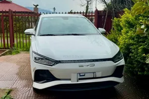 BYD E2 43 kWh 94 hp FWD 2025 White