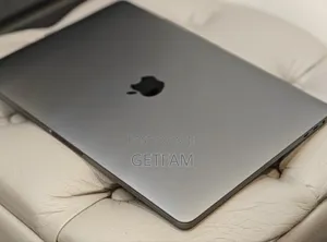 Photo - New Laptop Apple MacBook Pro 2019 16GB Intel Core I7 SSD 1T