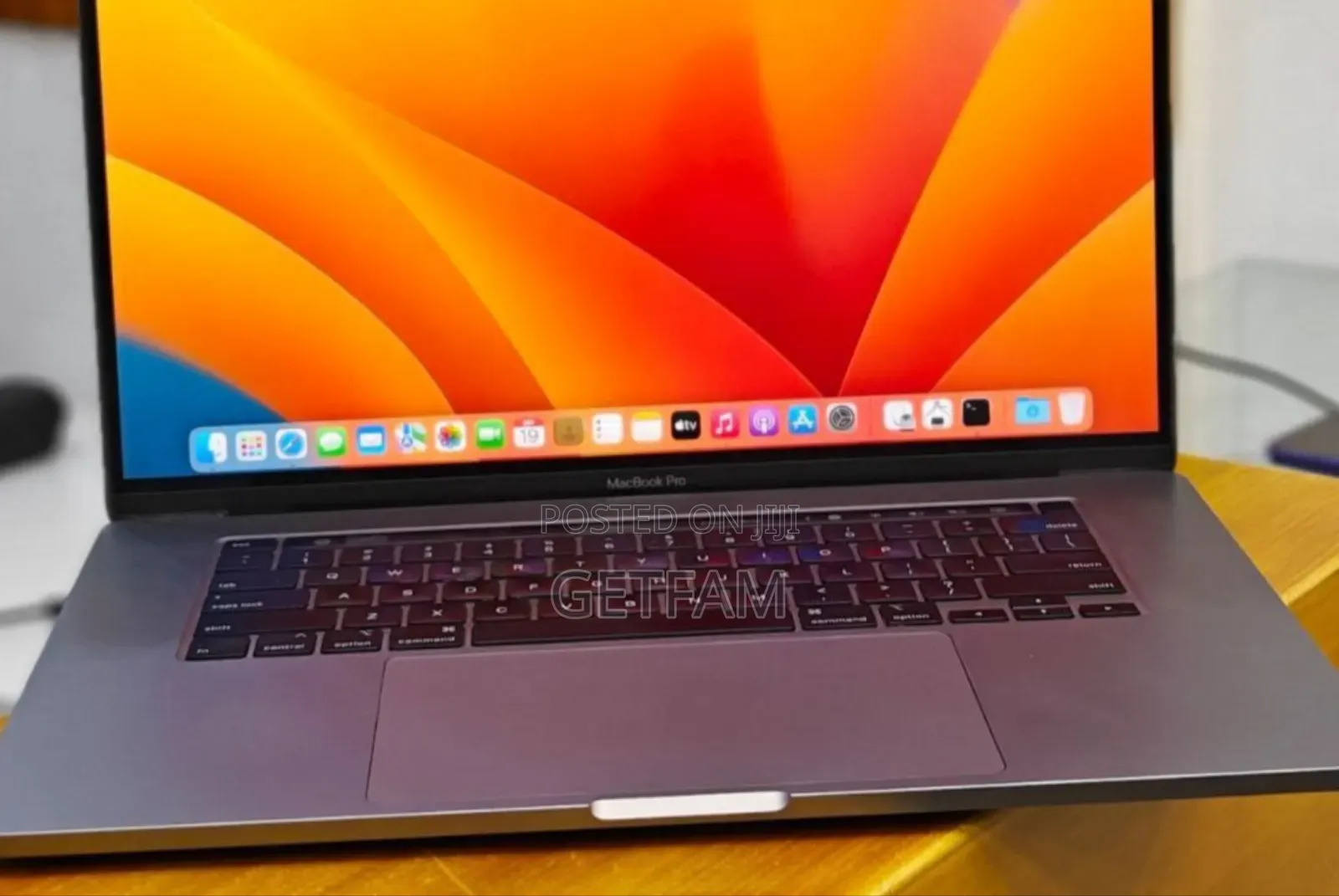 New Laptop Apple MacBook Pro 2019 16GB AMD SSD 512GB