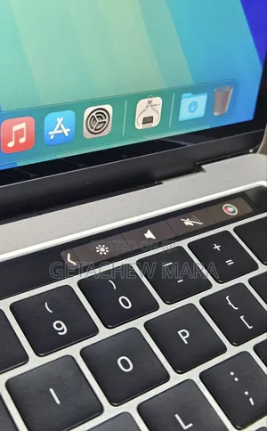 Photo - New Laptop Apple MacBook Pro 2019 8GB Intel Core I5 SSD 128GB