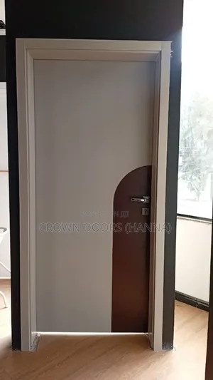 ክራዉን ትልቁ በር ማምረቻ ኩባንያ ከእንጨት ፋይበር,ከተፈጥሮ ድንጋይ የተሰሩ 100% Water Proof Door