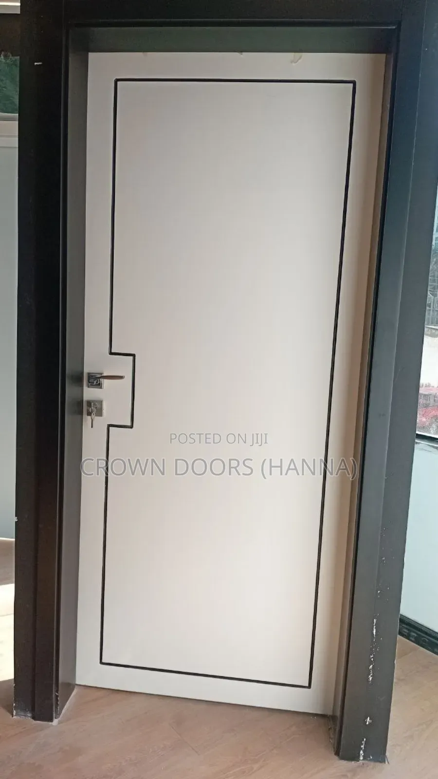 ክራዉን ትልቁ በር ማምረቻ ኩባንያ ከእንጨት ፋይበር,ከተፈጥሮ ድንጋይ የተሰሩ 100% Water Proof Door