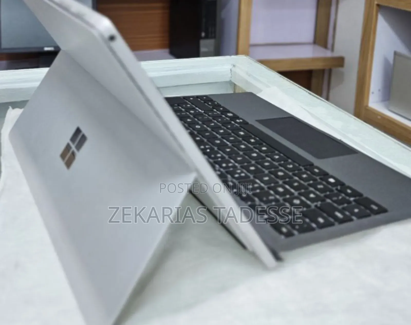 New Laptop Microsoft Surface Pro 7 16GB Intel Core I7 SSD 256GB