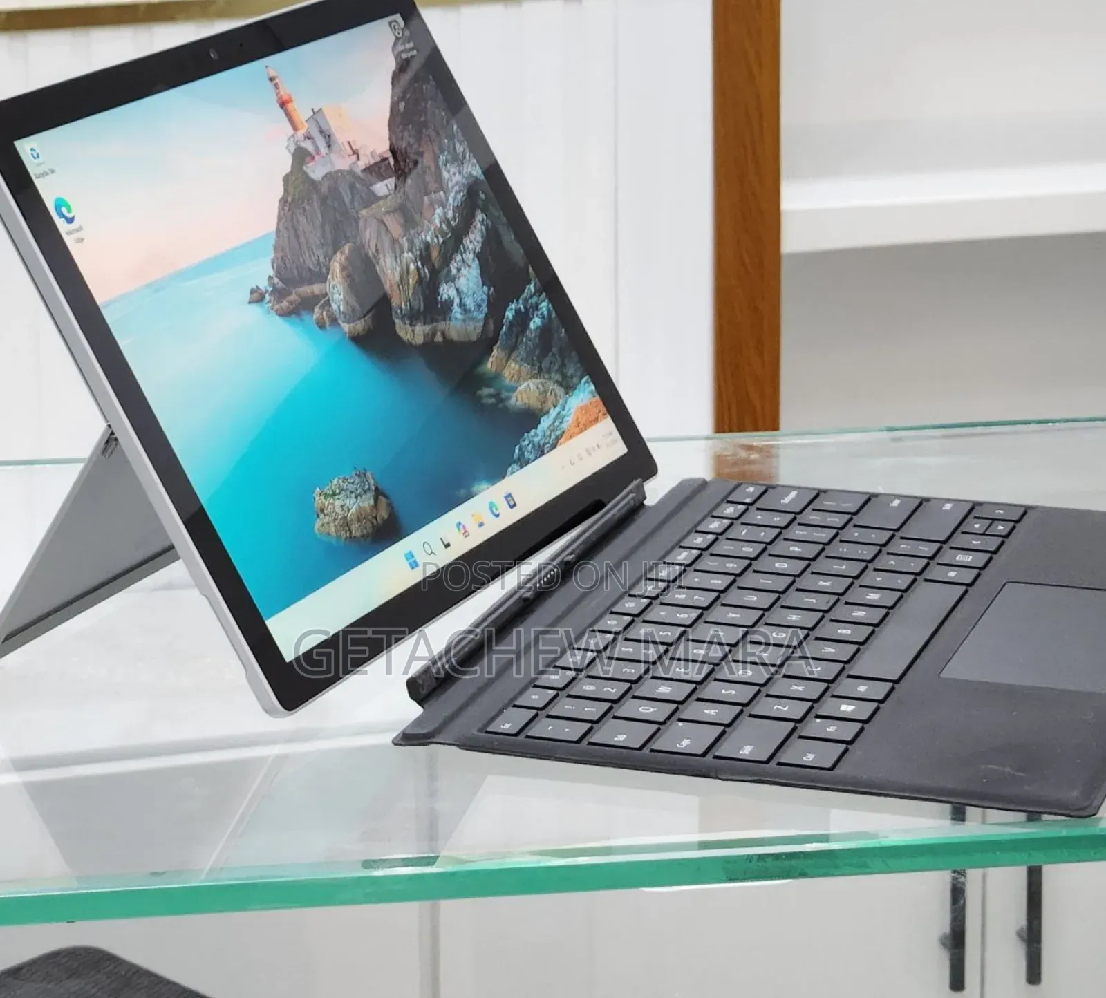 New Laptop Microsoft Surface 2 8GB Intel Core I7 SSD 256GB